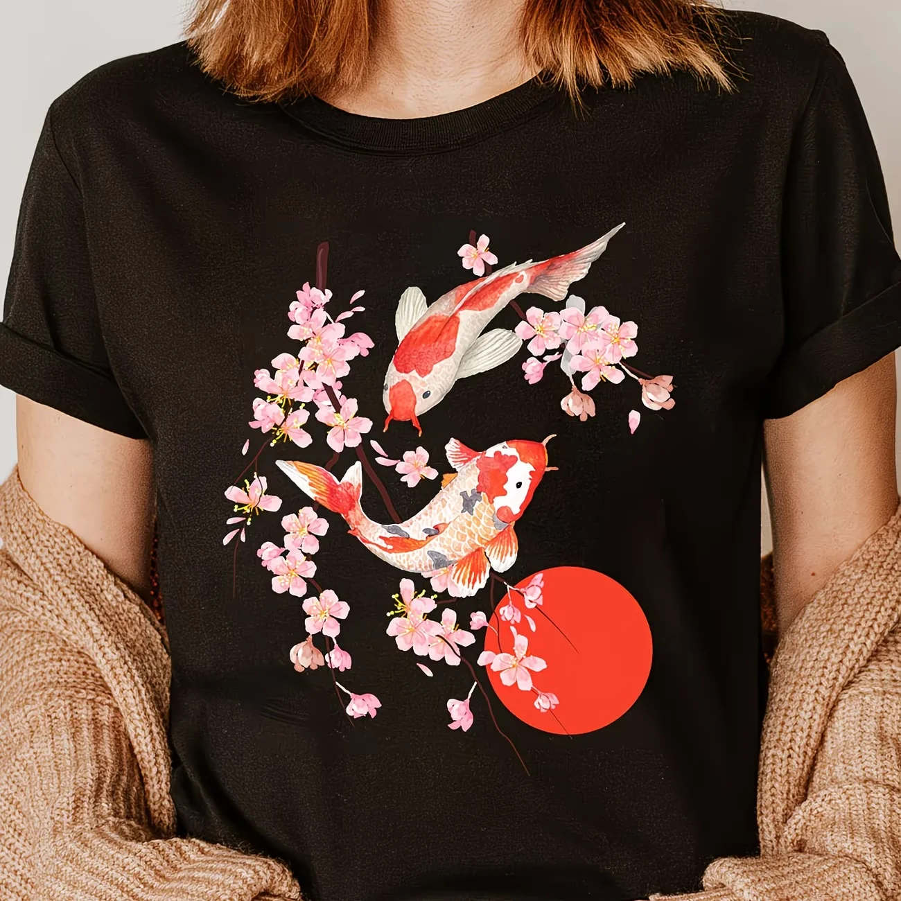 Camiseta con estampado de letras de Cherry Blossom Koi Fish Red Sun, top informal de manga corta con cuello redondo para verano y primavera