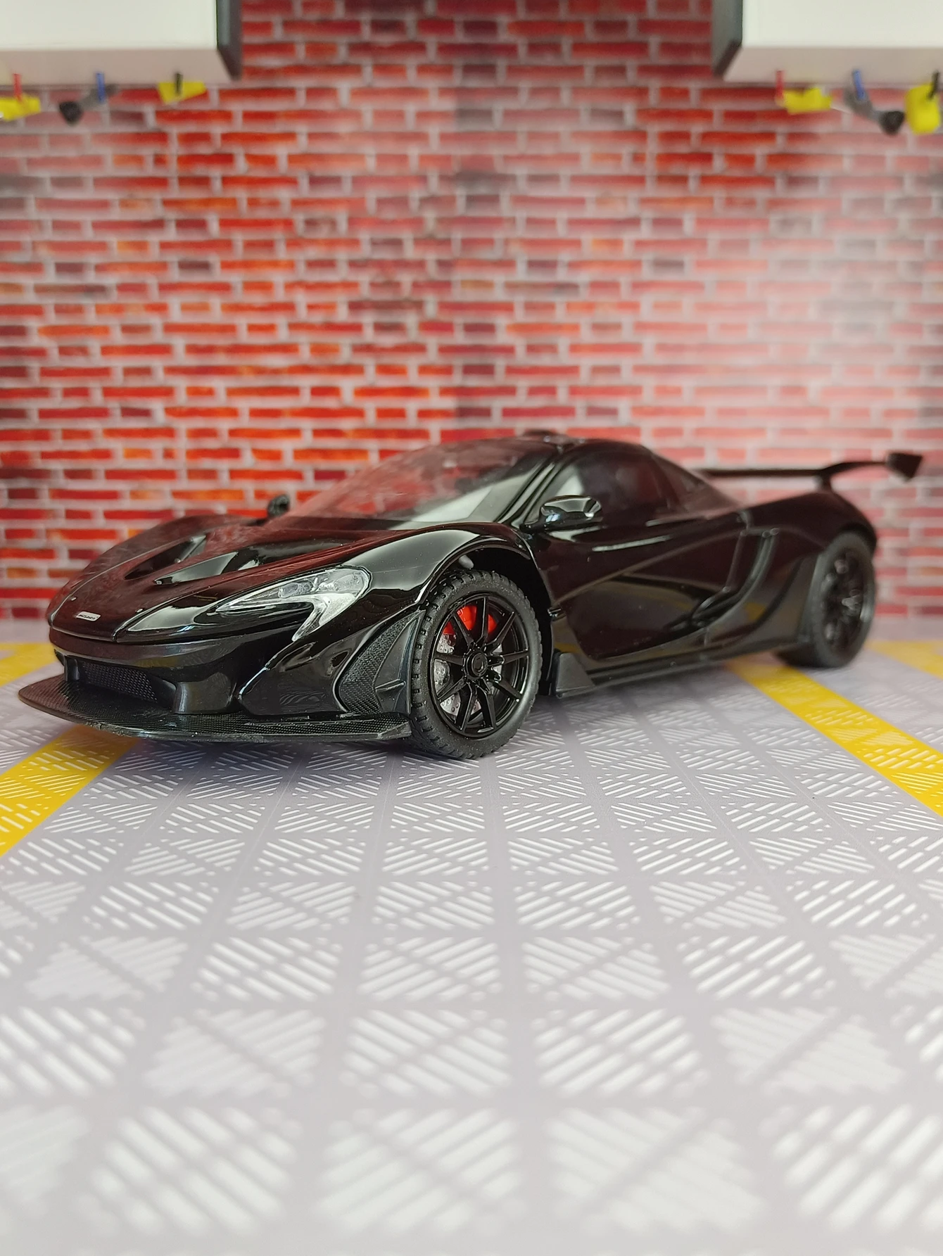 سيارة سبيكة Supercar 1:24 P1، مع بابين يمكن فتحها، عبارة عن مجموعة زينة هدايا سيارات لعبة صوتية ومرئية للأطفال #6