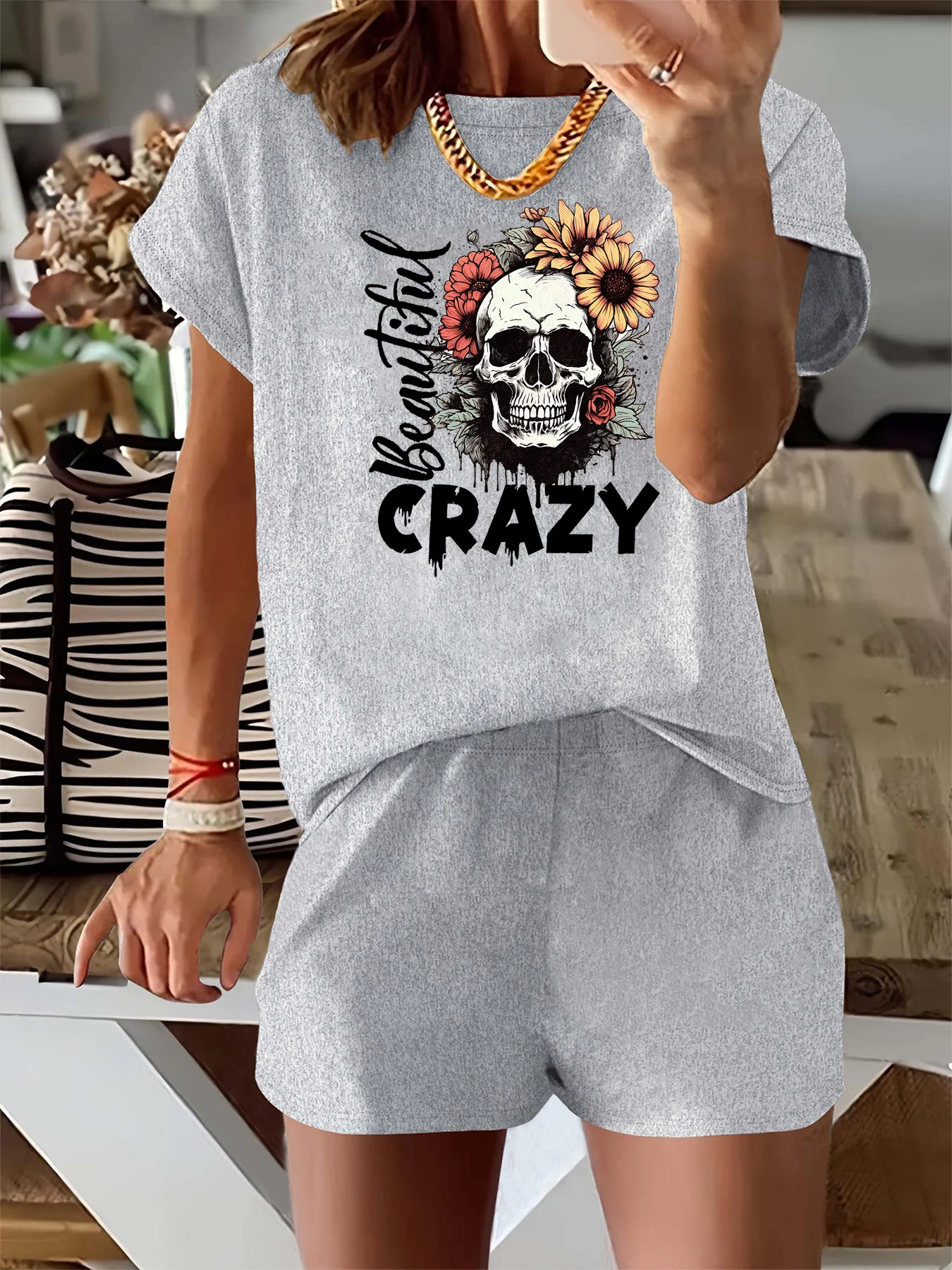 

Women's summer casual fashion crazy skull print loose+round neck short sleeved T-shirt+loose shorts two-piece set