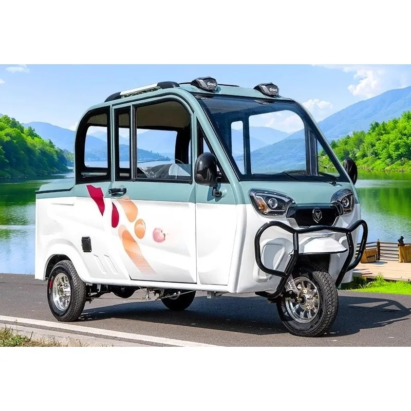 Semi-enclosed electric tricycle