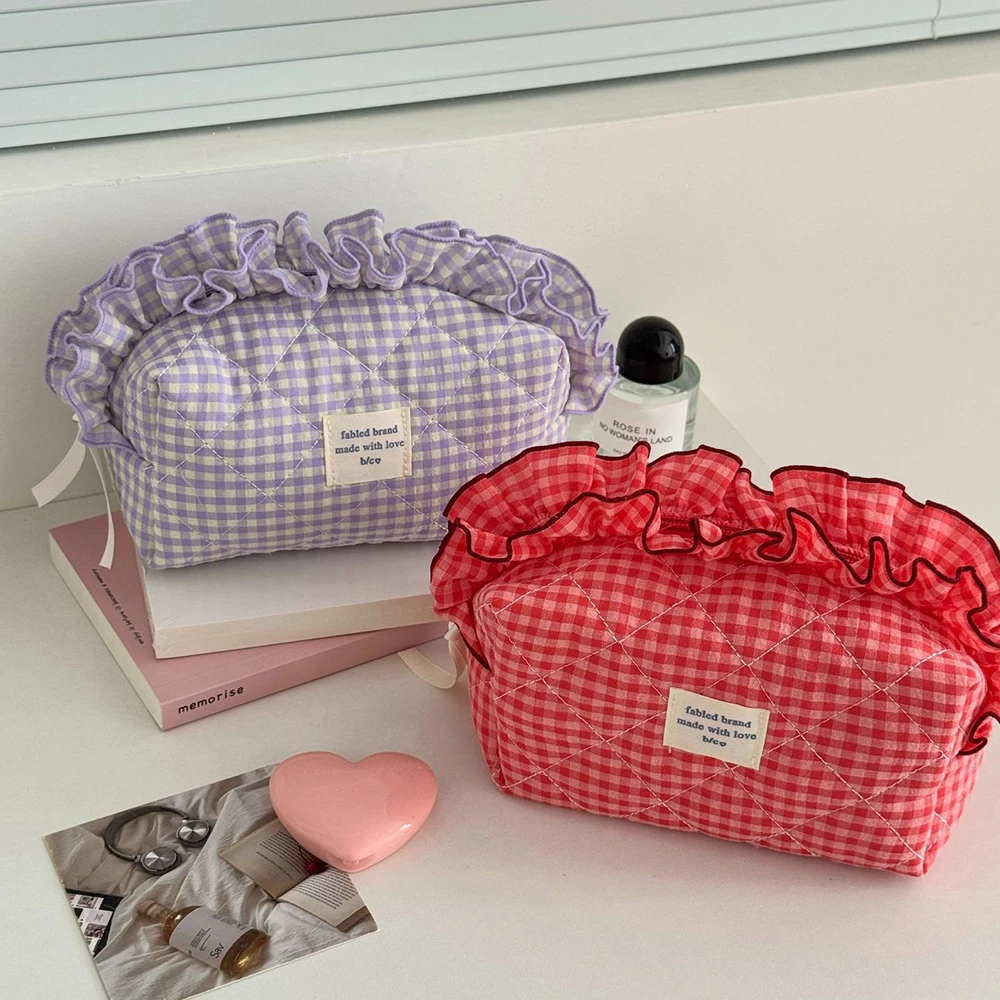 

Creative Plaid Pattern Ruffle Makeup Bag Large Capacity with Zipper Wash Storage Bag Korean Style Cute Toiletry Organizer Girl
