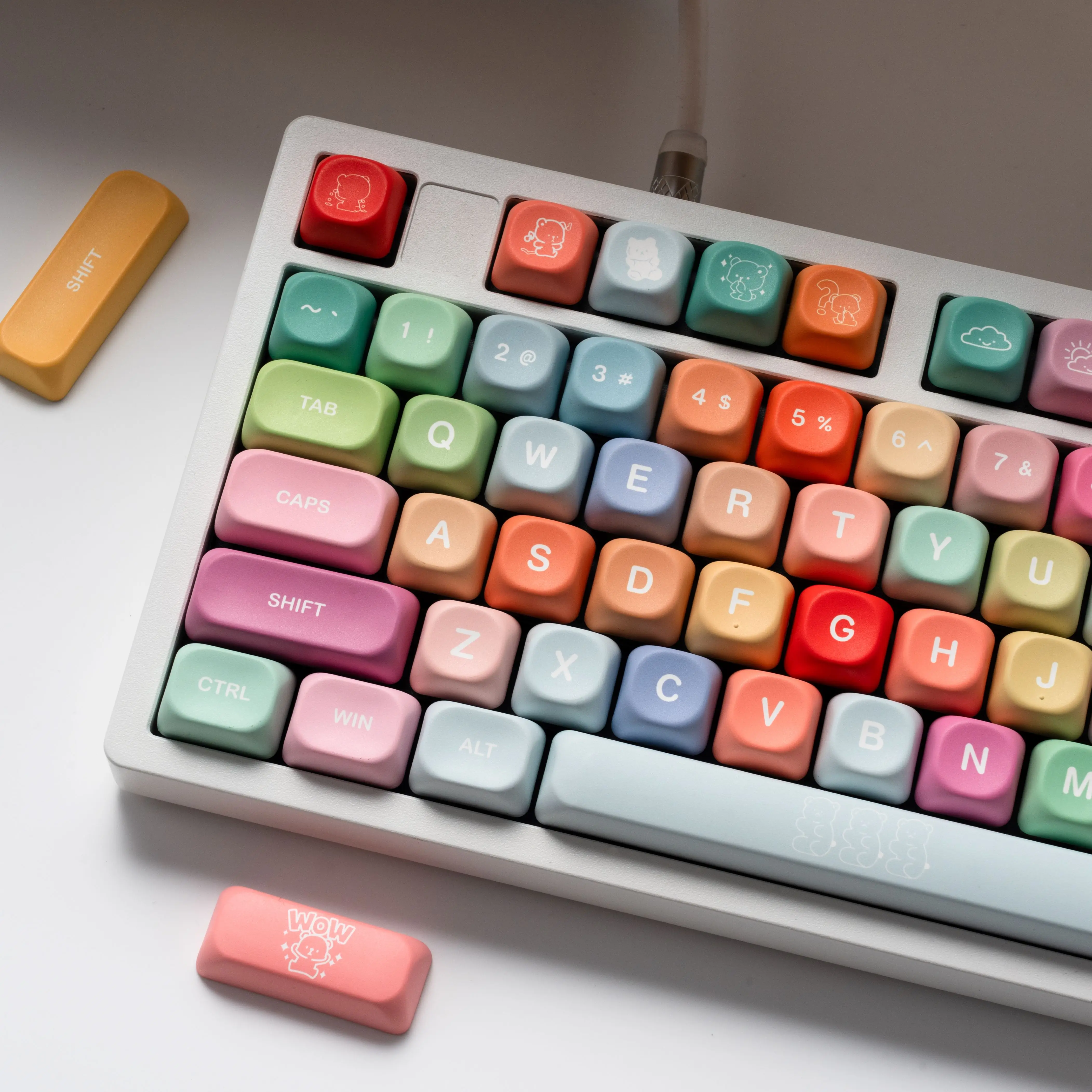 

XVX MOA Profile Gummy Bears Keycap PBT Custom Keycaps for Mechanical Keyboard Game Cute Colorful Keycaps134 Keys