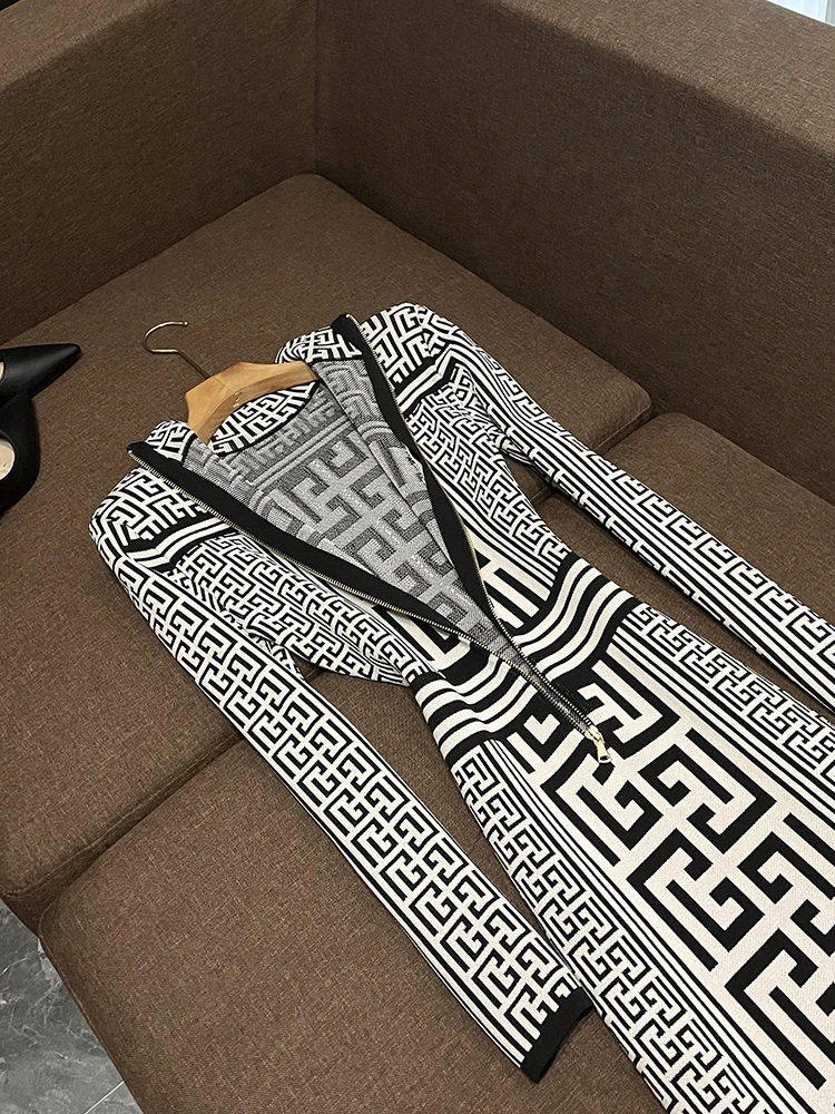 กระโปรงทรงเอ ลายเรขาคณิต แขนยาว คอตั้ง รุ่น B897 ชิ้นเดียว สไตล์ลำลอง ใส่ทำงาน ใส่เที่ยว ฤดูใบไม้ร่วง ความยาวปานกลาง