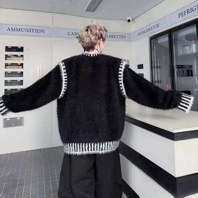 WTHT Kaus Kasual Warna Kontras Bergaris Pria Fashion Trendi 2025 Atasan Kerah Bulat Lengan Panjang Musim Gugur Pria 2A2071