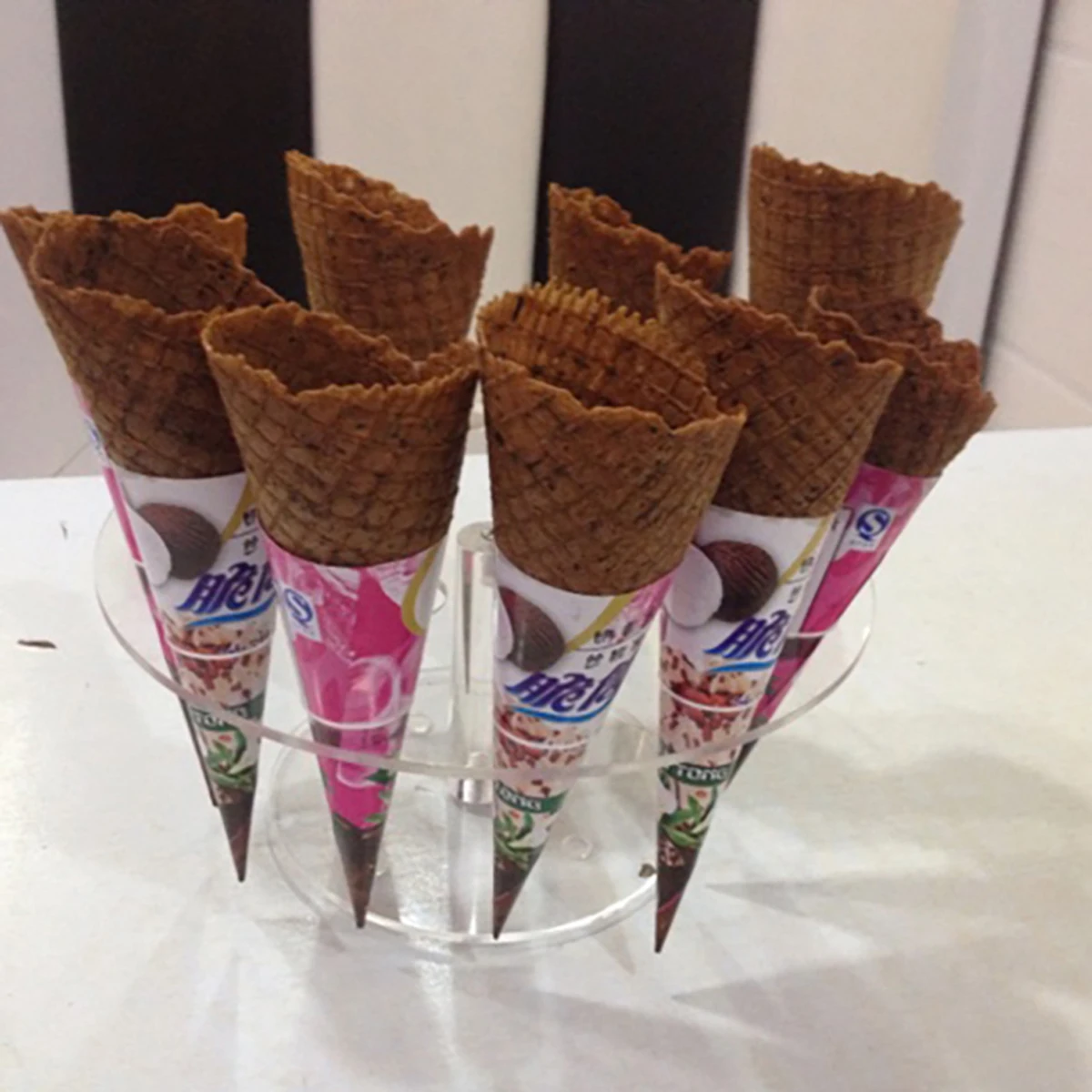 

Ice Cream Roll St Clear Acrylic 16 Holders Dessert Table Cone St Roll Display Storage Lightweight