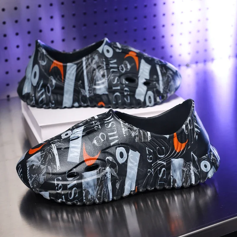 

New Summer Mens Sandals Ultra Soft EVA Clogs for Men Breathable Garden Shoes Wading Beach Shoes Casual Printed Sandal