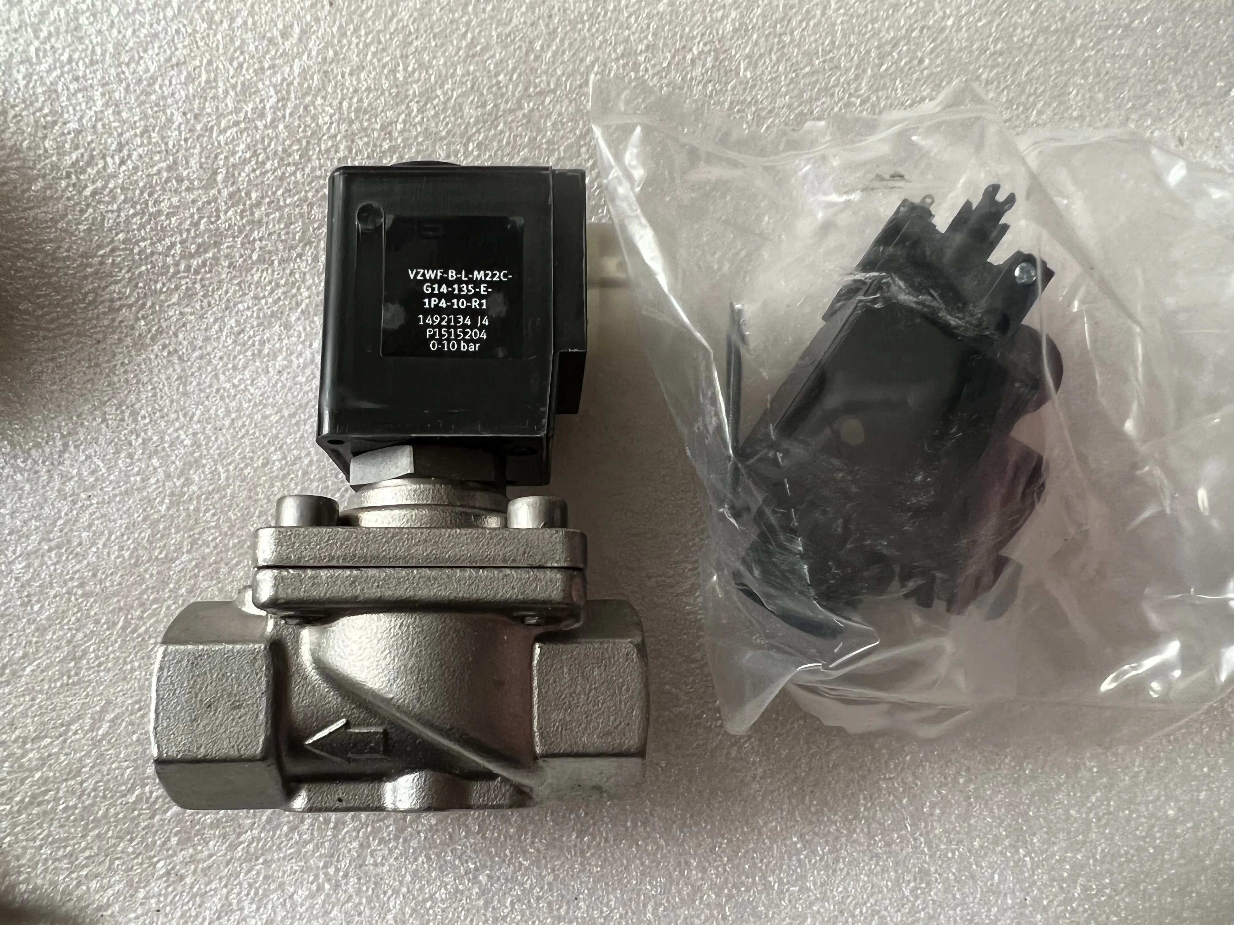 FESTO Festo Solenoid Valve Vzwf-b-l-m22c-g14-135-e-1p4-10-r11492134