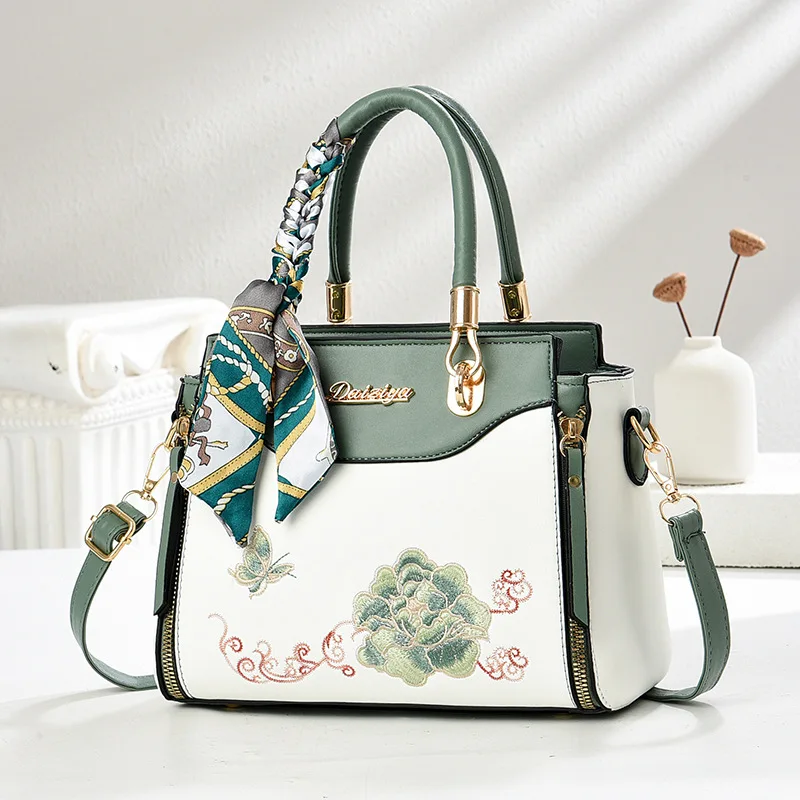 

New Shoulder bag Women bag Handbag bag for women 2025 Bolsos Female Dazzle color small square bag