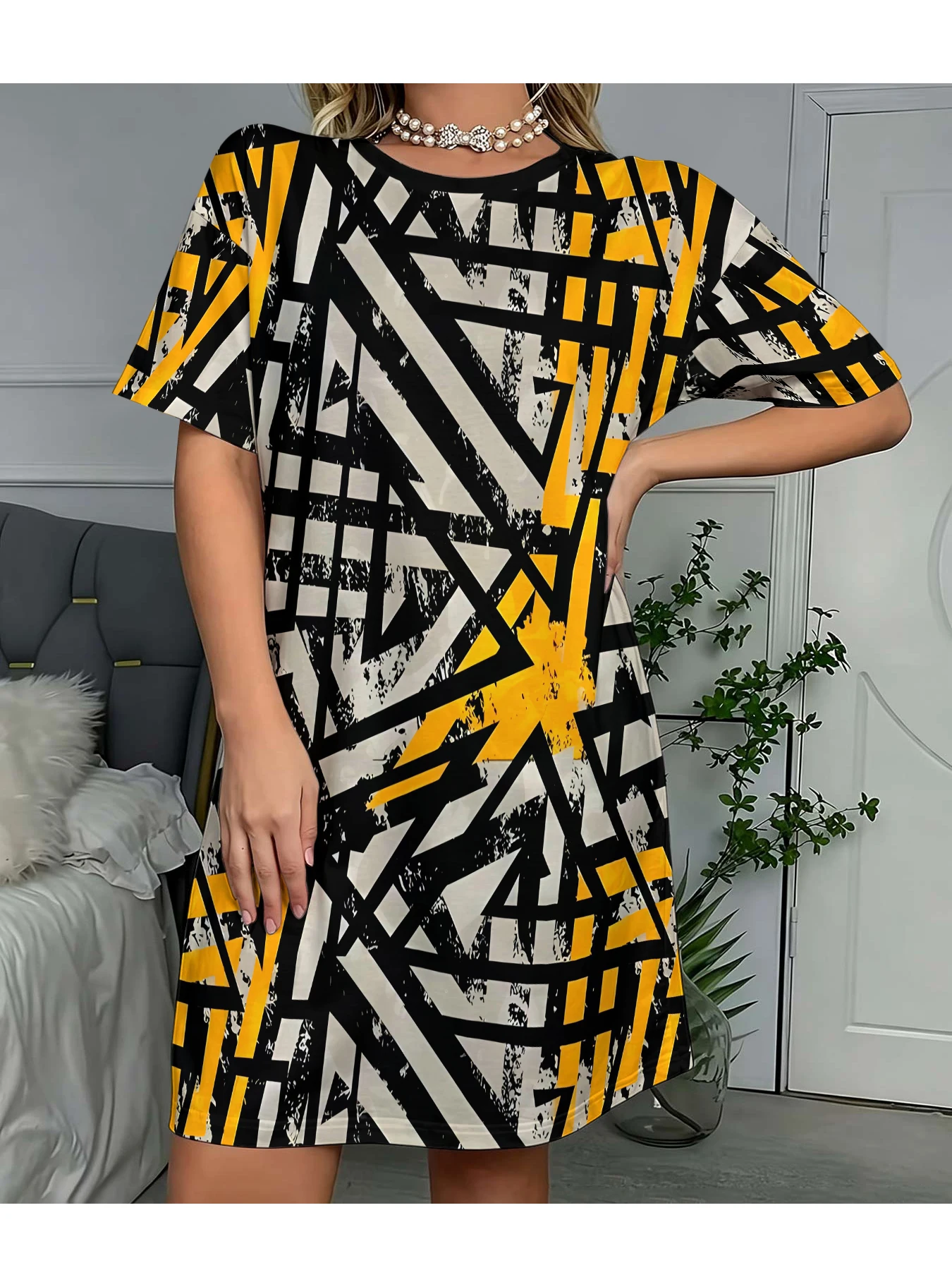 Women's Round Neck Short-Sleeved Dress, Black and Gray Base with Yellow Contrasting Color, Distressed Geometric Lines, Graffiti All-Over Print Casual Dress