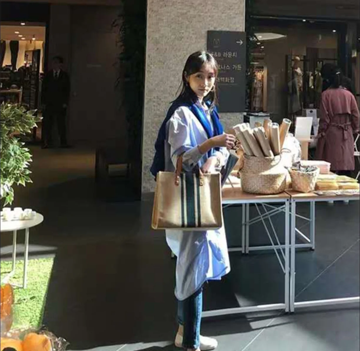 2026 New Striped Canvas Tote Bag Women Large Capacity Ins Office Commute Laptop Hand Shoulder Bag view 3