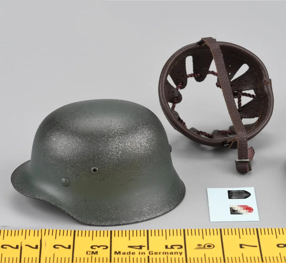 1/6 DID D80166 wwii ชุดทหารของเล่นมินิโมเดลวัสดุโลหะหมวกกันน็อกที่มีเหรียญเข็มขัดสำหรับ12 "องค์ประกอบฉากแอ็คชั่น