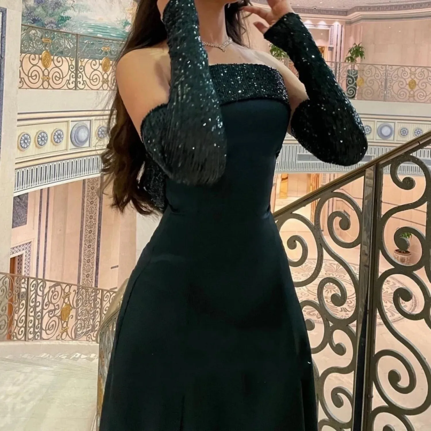 

Luxury Dark Green Evening Formal Dress Detachable Sleeves Straplss Sequins Satin Prom Pageant Party Gowns Robe De Soiree