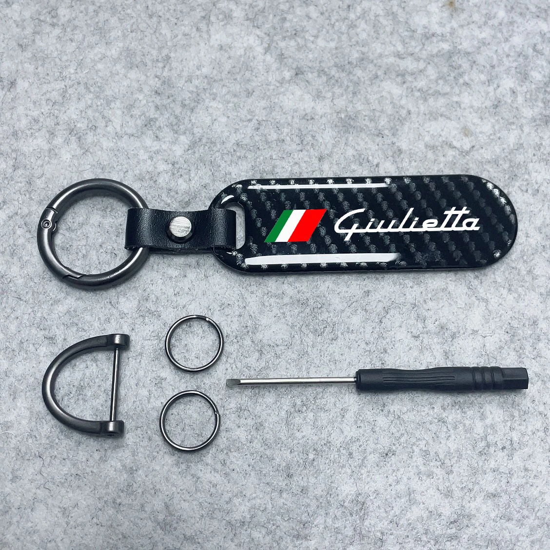 Car Keychain Carbon Fiber Zinc Alloy Keyrings For Alfa Romeo Giulietta Mito Romeo 4C MITO 156 Giulia Sportiva Car Accessories