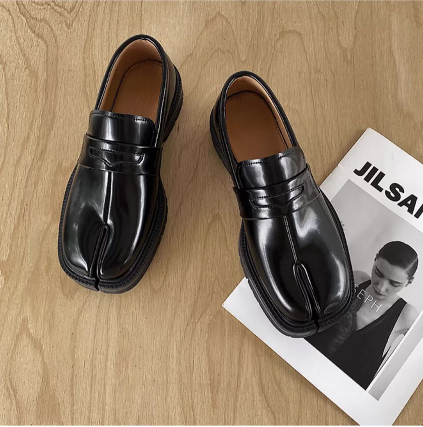 Couple style thick soled British style horseshoe split toe leather derby small leather shoes