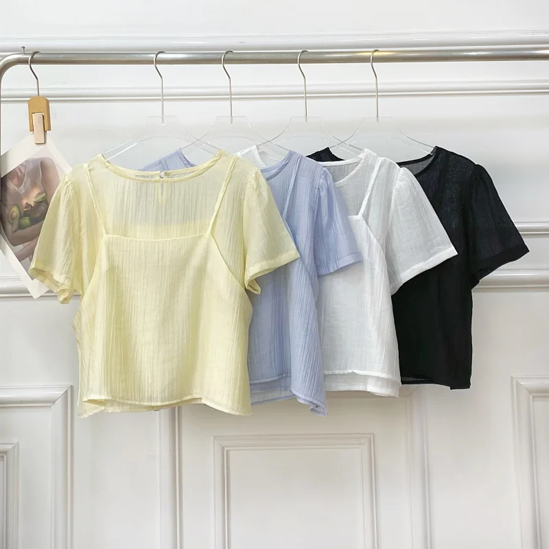 

Chic Summer Soft Wind round Ne ort Sve Texture irt Women's Top with Strap Two-Piece Set Faionable Casual Outfit