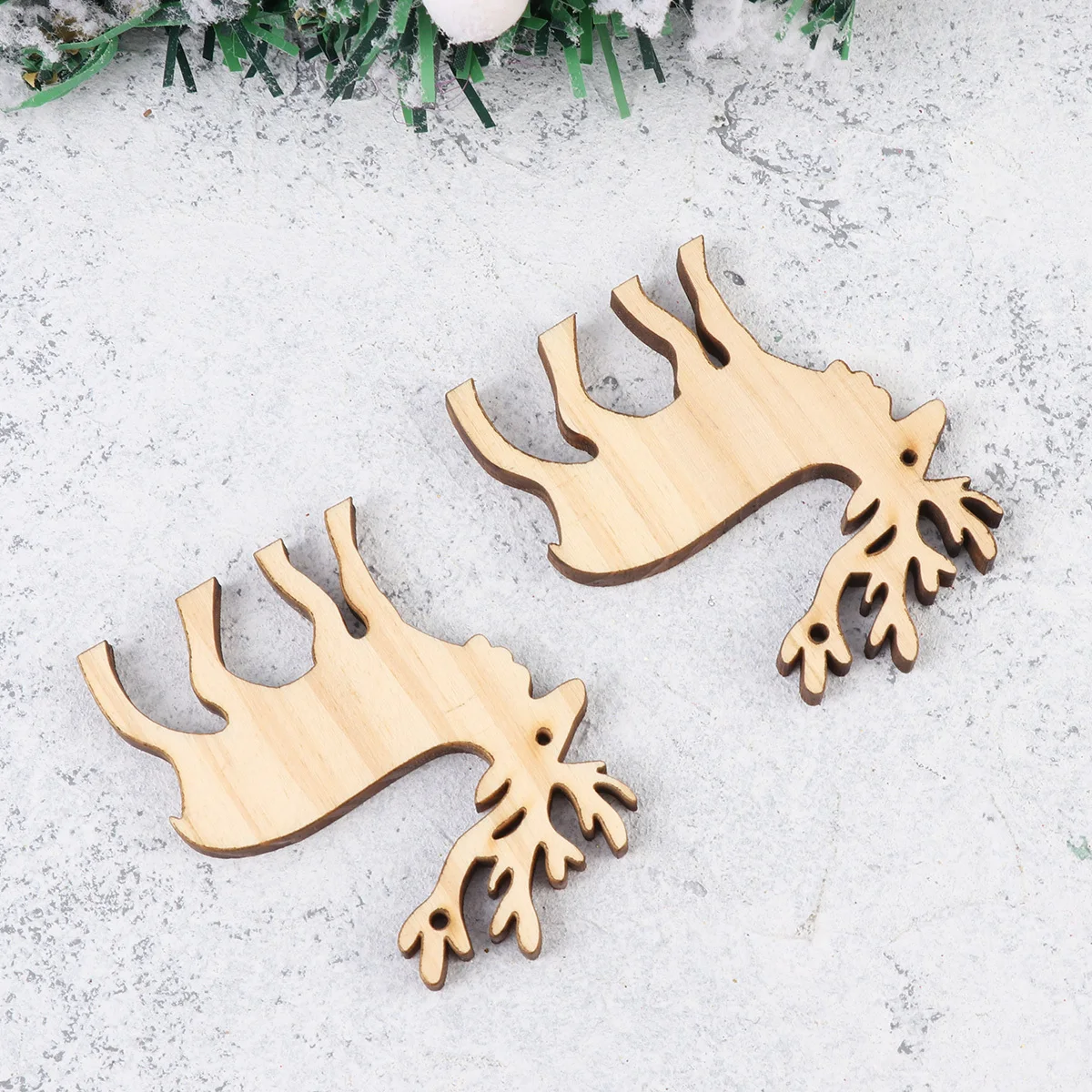 

10Pcs Christmas Wooden Hanging Elk Ornaments DIY Cutouts Pendant Christmas Tree Decor Natural Wood Hanging Pendant Decorative