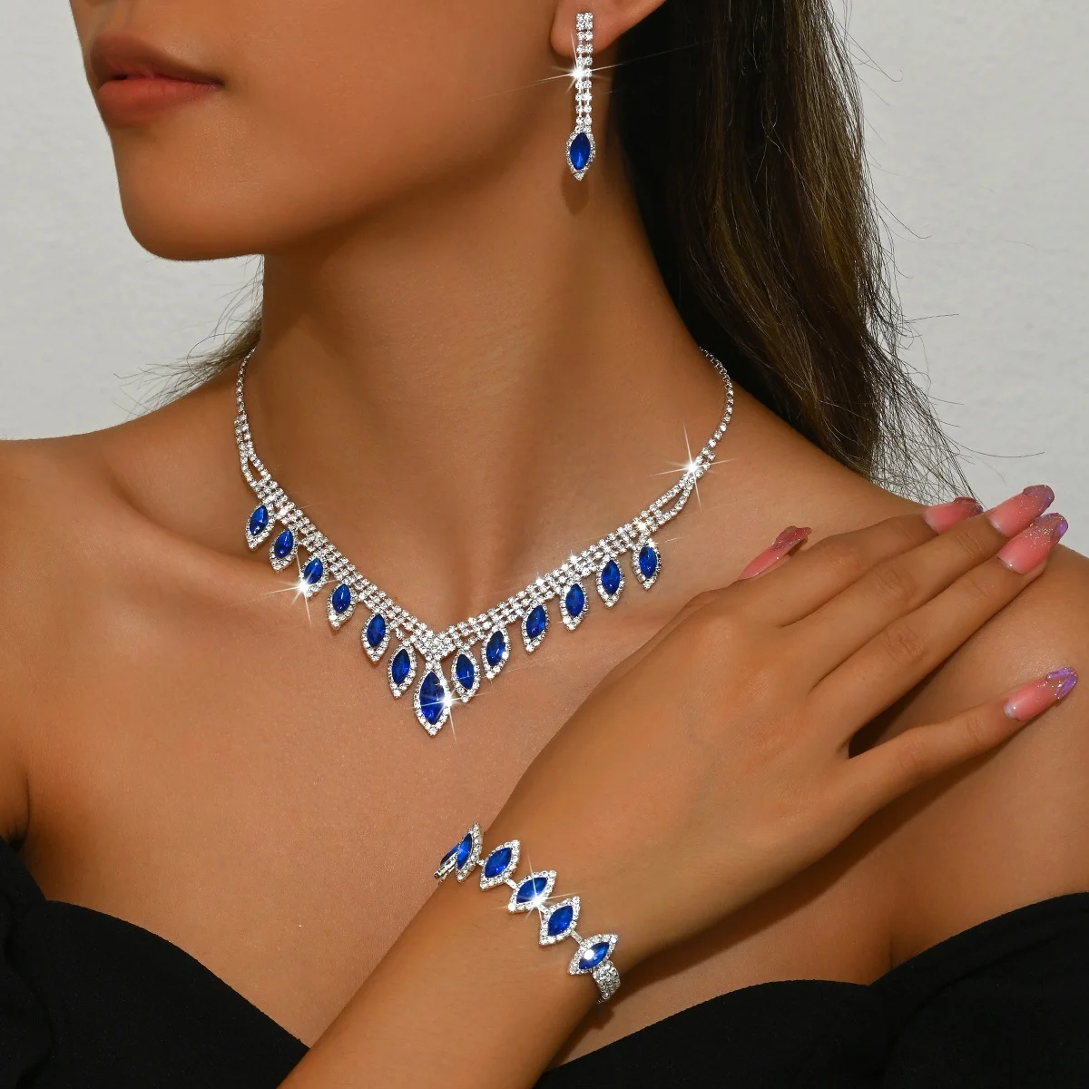 

2025 Bridal Fashionable Design Wedding Jewelry Set Necklace Earrings Bracelet Three-Piece Sets Suitable For Wedding Party Gift