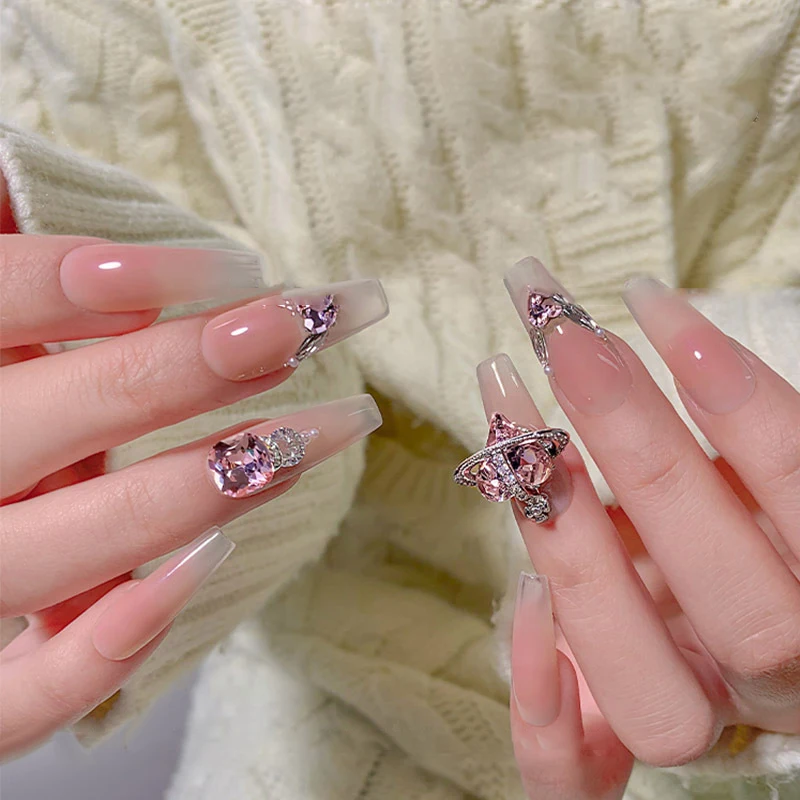 5 pièces 3D Super étincelle coeur tordu diamants saturne planète alliage Nail Art strass décoration luxe manucure breloques bijoux