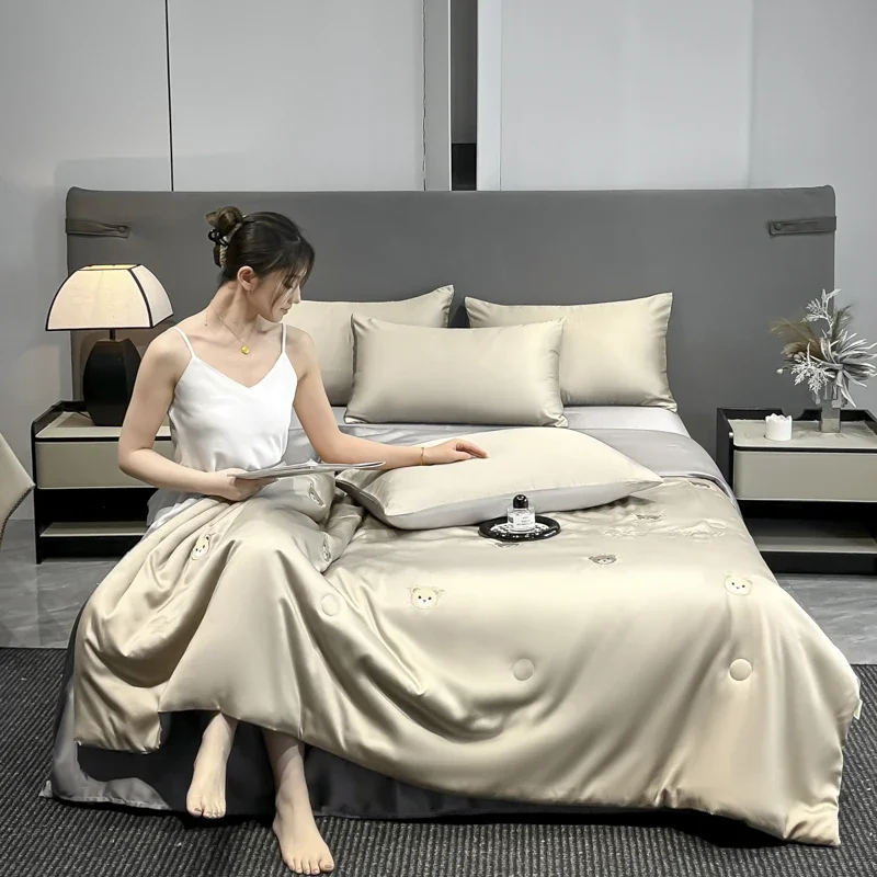 

2025 Cooling Summer Quilt - Washed Ice Silk, Breathable & Quick-Drying, Skin-Friendly (Multiple Colorful Patterns)