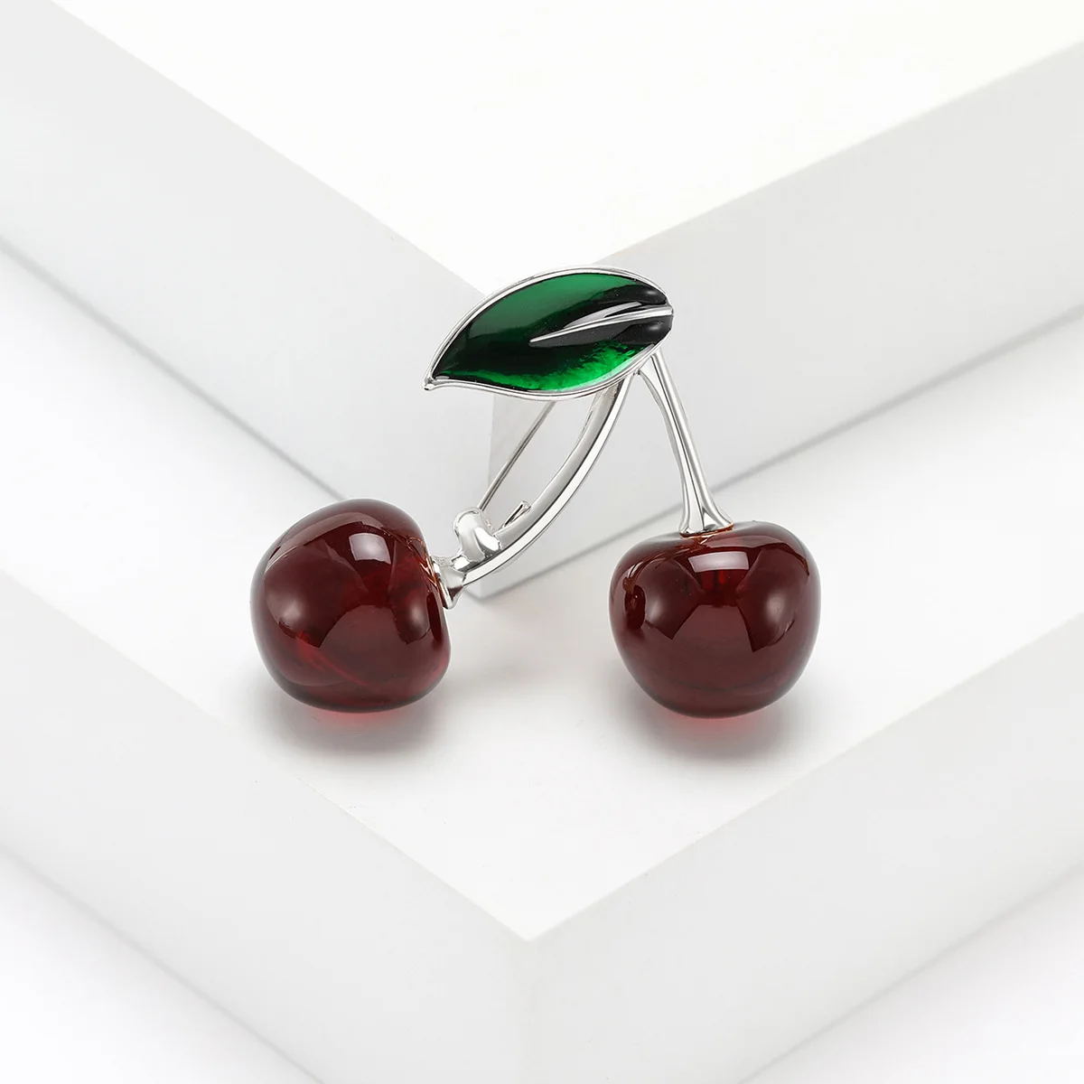 Korean Fashion Sweet Cherry Brooches For Women Simple Fresh Fruit Alloy Brooch Pin Versatile Suit Accessories Party Jewelry Gift