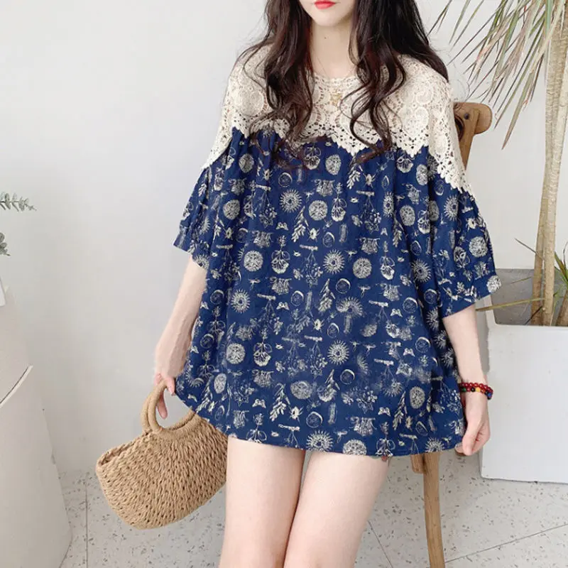 Female Vintage Mori Girl Style Printed Shirt Spliced Stylish Lace Hollow Out Sweet Summer Half Sleeve Casual Loose O-Neck Blouse