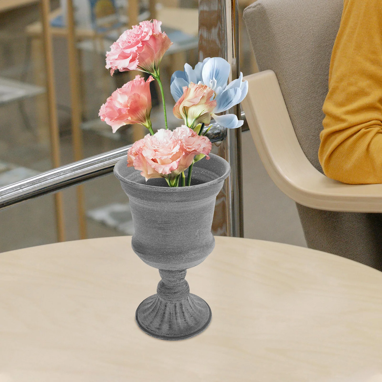 

Iron Flower Pot Metal Material High-legged Design for Hotels Guesthouses European Style Planter Retro Plant Container
