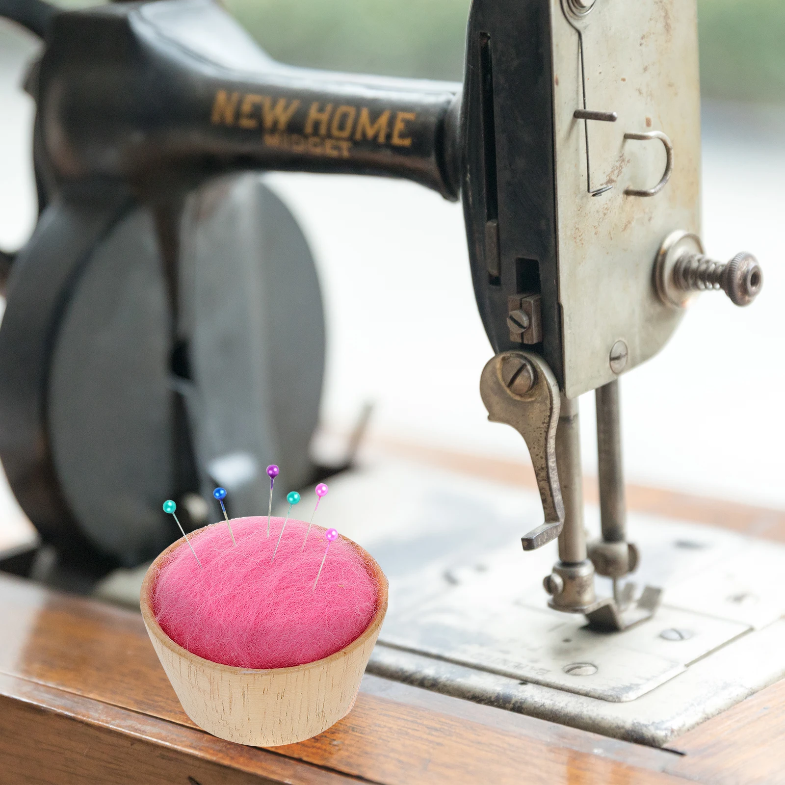 

1pc Semi-Circular Needle Case Wool Ball Wooden Base Portable Sewing Needle Holder Pincushion Sewing Accessories Crafters Tool