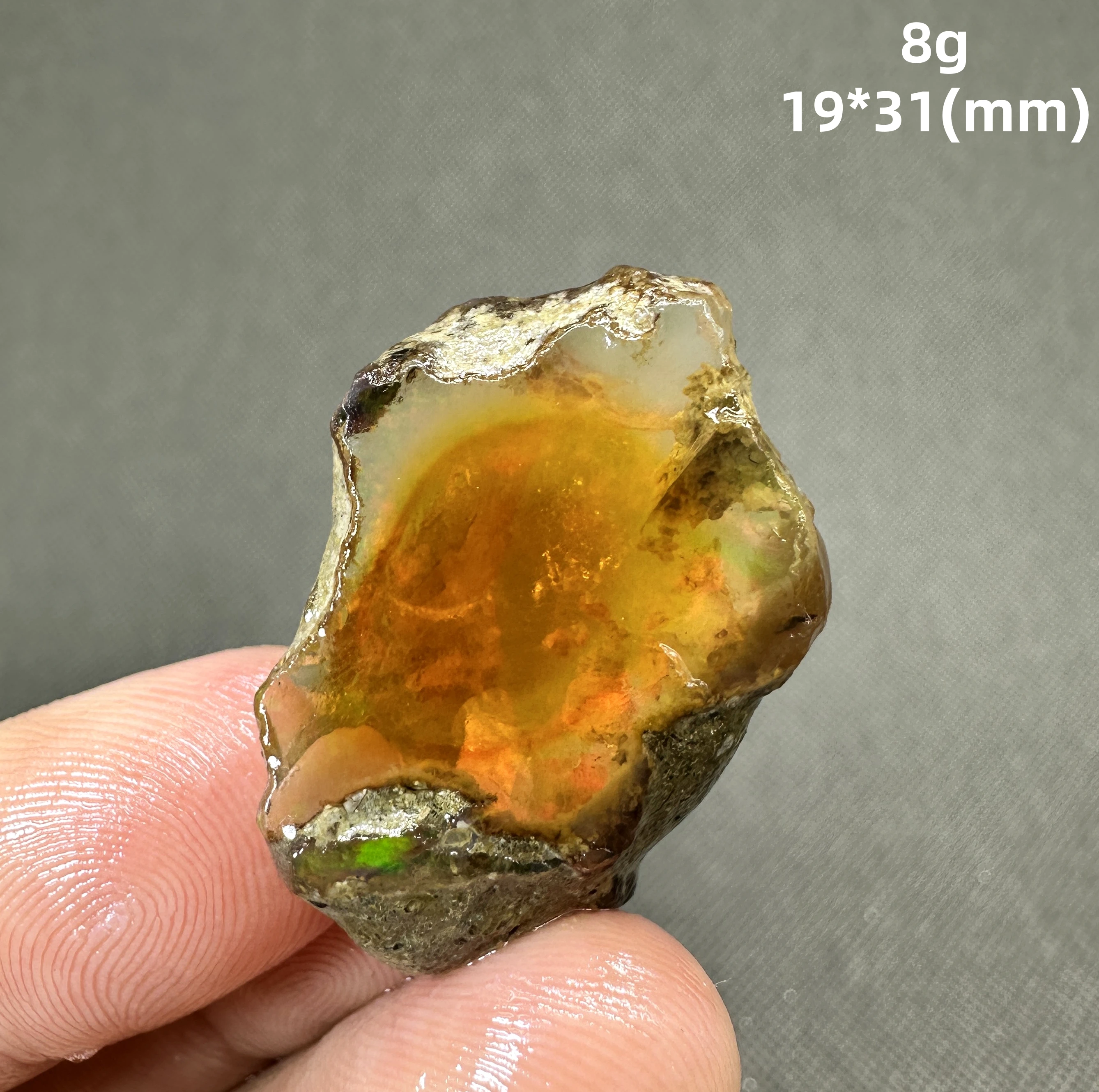 Esemplare minerale con gemma opale d'acqua Etiopia di colore raro naturale + cristalli di quarzo curativi e pietre preziose di roccia