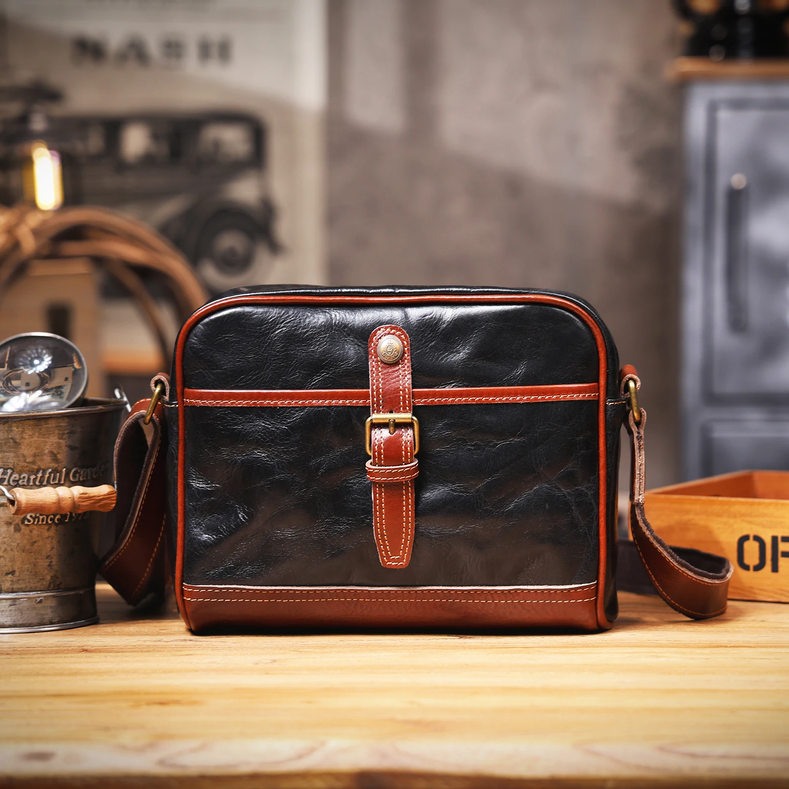 S.WORKER Vollnarbenleder-Umhängetasche für Herren Vintage Echtleder Herrenmode Schultertasche Messenger Bag – Detail 7