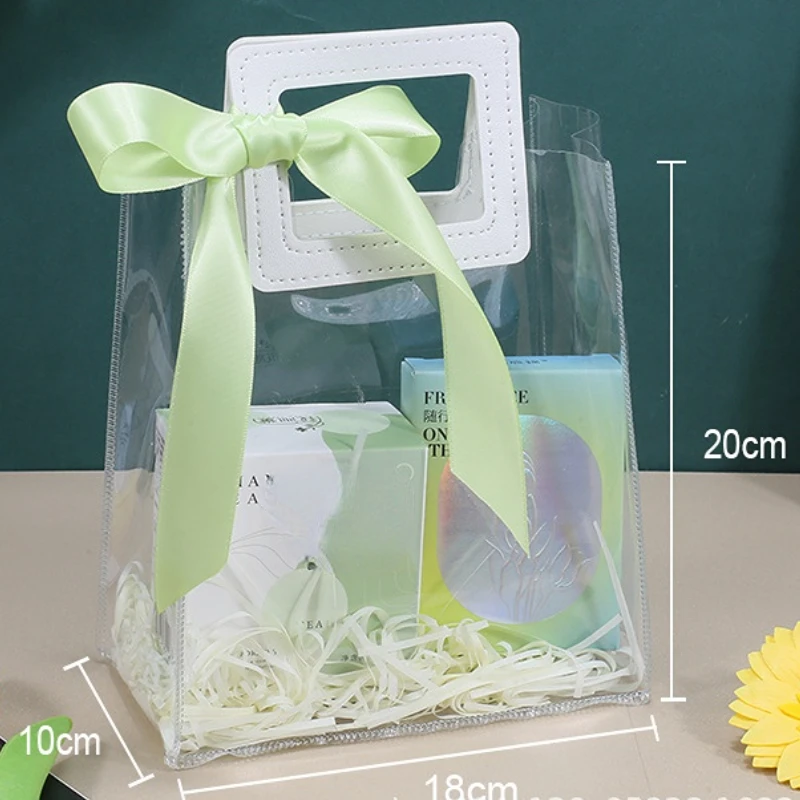 שקיות עם ידית מרובעת צבעונית ופפיון