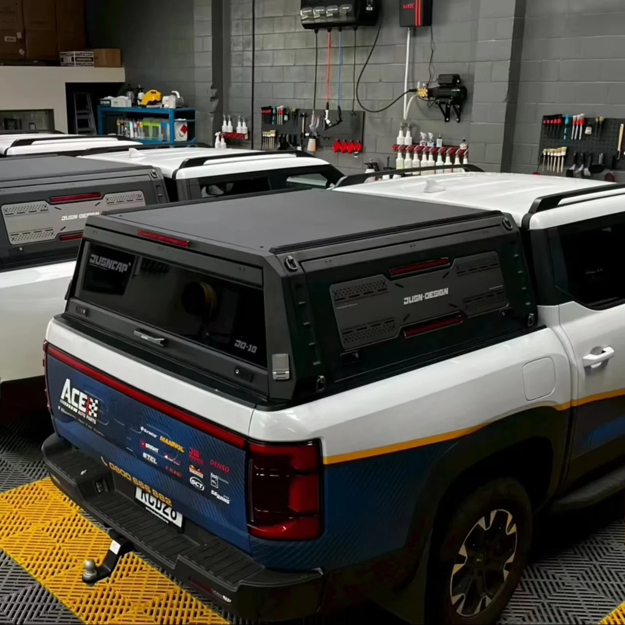 

Low MOQ Dual Cab Canopy Truck Topper UTES CANOPY for L200 5FT 2014-2023