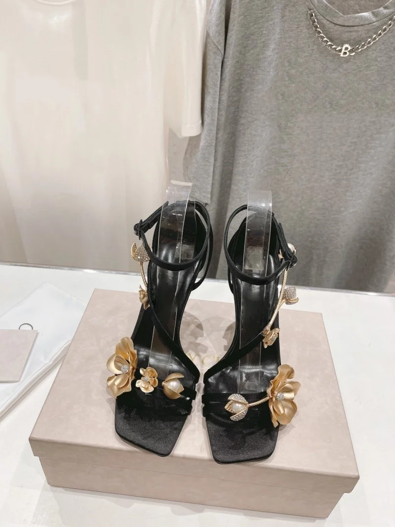 New Sexy Pointed-toe Women's Sandals Fashion Brand Buckle Designer 2026 Summer Comfortable Women's Stiletto Heels