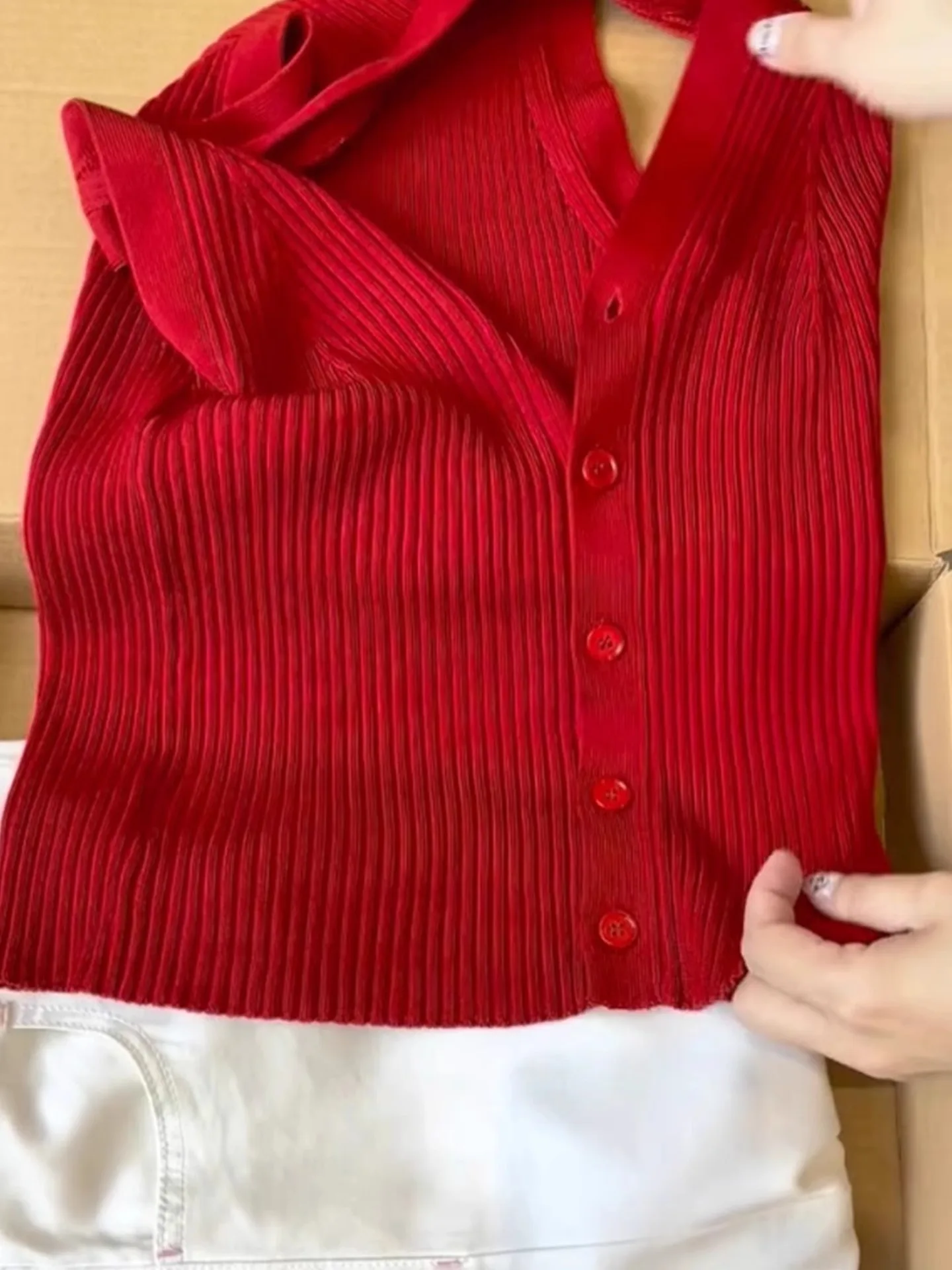 Faionable Strickweste für Damen, reine Farbe, schlankmachend, Sommer, offene Strickjacke, Einzelknopf, verziert, Pendelschlaf, 2025, Dichter