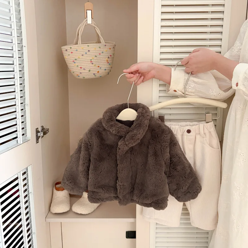 Boys' Coat 2027 Autumn And Winter New Children's Wear Korean Style Boys And Girls Foreign Style Fur Integrated Velvet Warm Coat