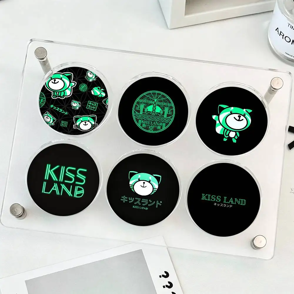 Singers The W-Weeknd Kiss Land Album Music Round Badge Lapel Pin Backpack Clothing Jewelry Accessories Gift Brooch