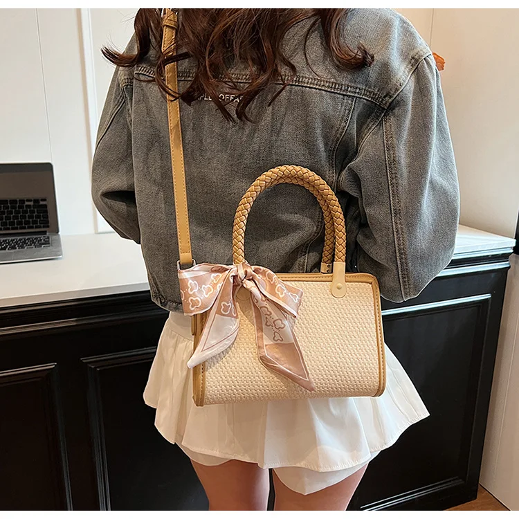 

Korean niche elegant handbag bag female fall and winter 2025 new fashion chain shoulder bag texture large capacity crossbody bag