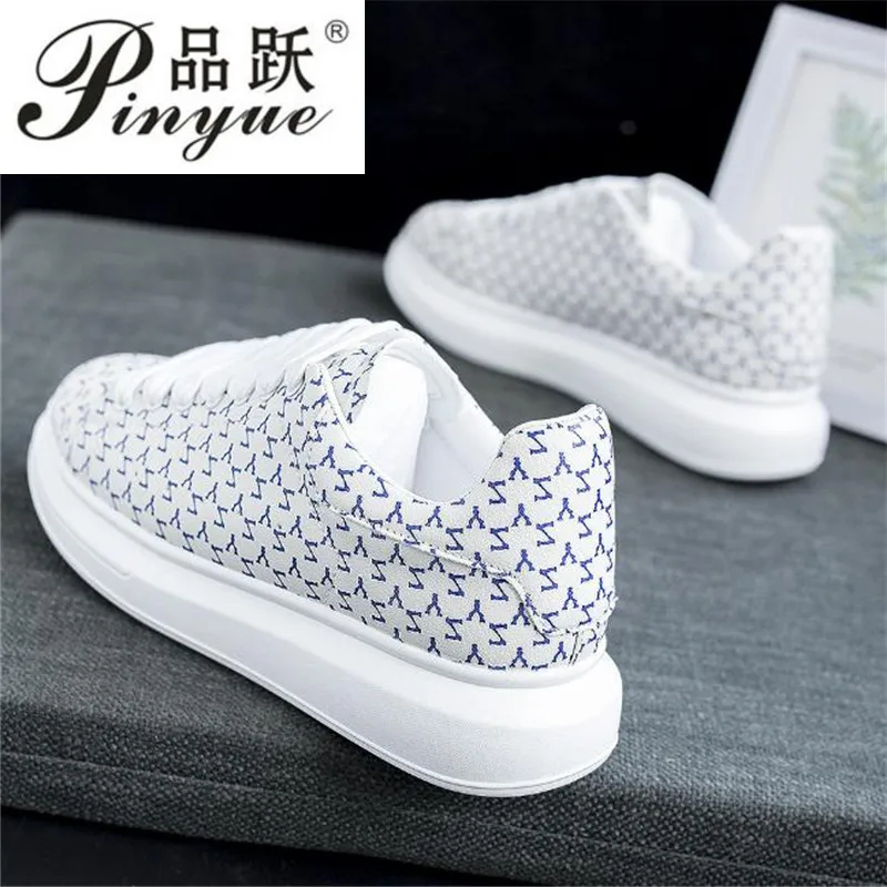 

Couple white shoes new men's shoes trendy sports shoes board shoes letters casual leather shoes white soft-soled shoes 36 44