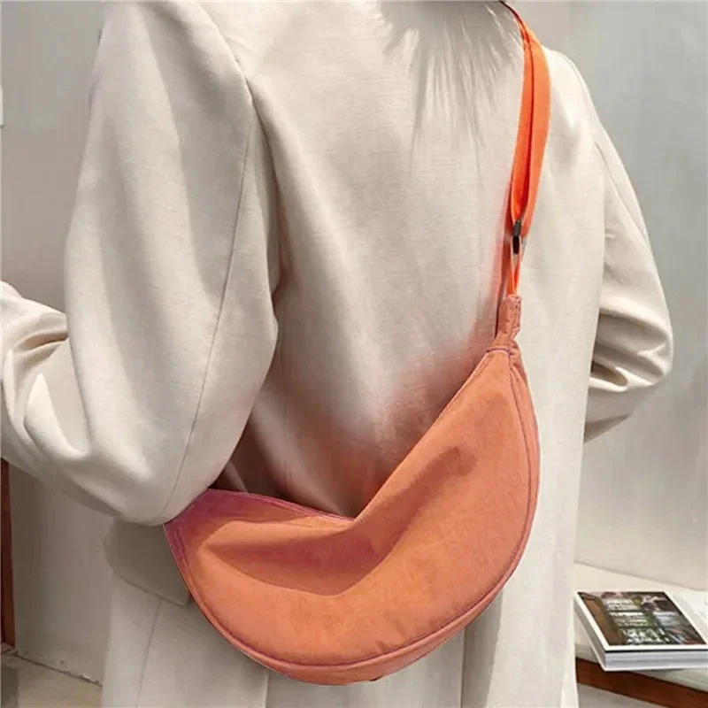 Borsa a tracolla Hobo con petto in Nylon Casual per donna 2024 borsa a tracolla con mezza luna in vita marsupio borse a tracolla Tote Travel Shopper Bag