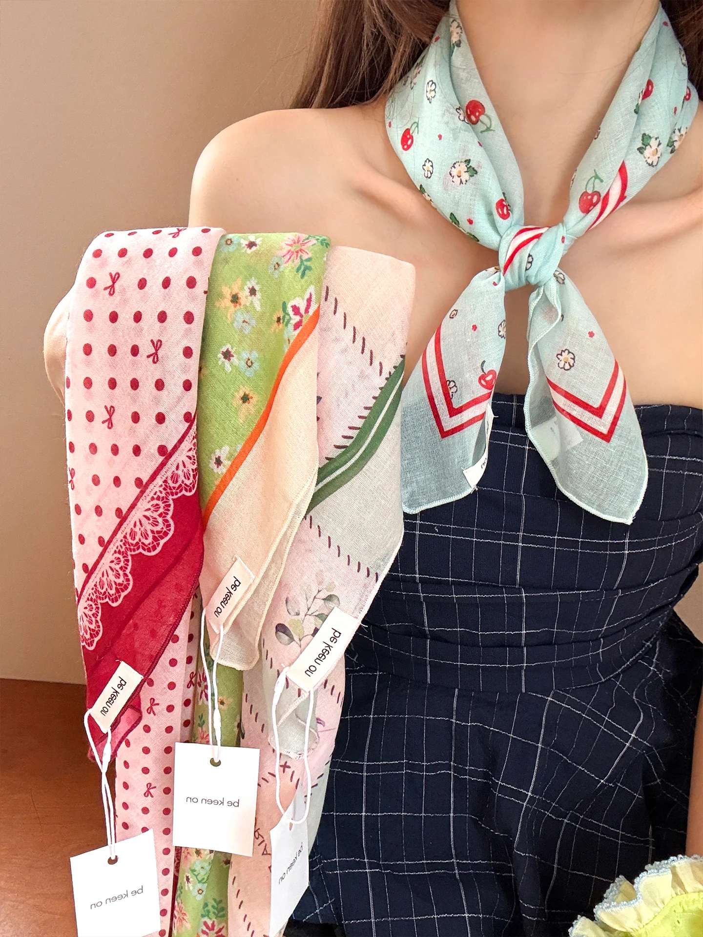 lenco-feminino-de-verao-lenco-quadrado-fino-estampa-de-bolinhas-acessorio-versatil-da-bao-n-fei