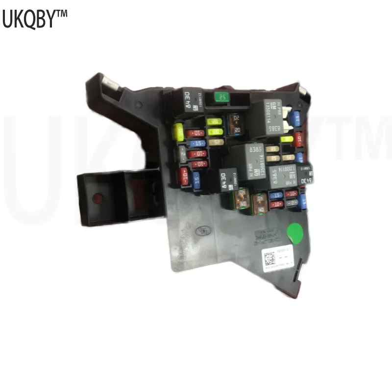 Suitable for 11-15 Bu ic k La nd Cr ui se r 2.4 instrument panel fuse box relay box 26219321