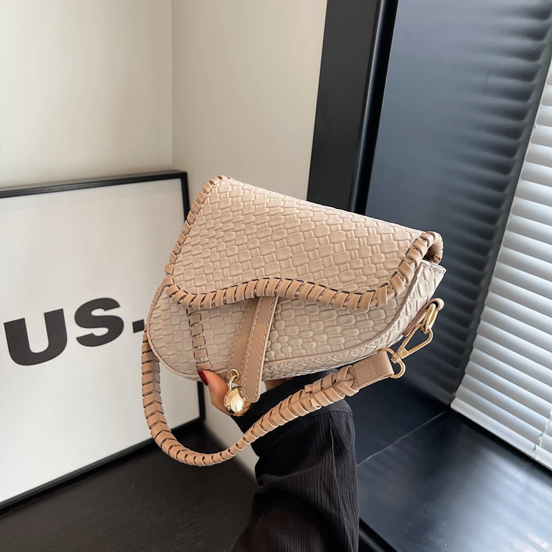 

Stylish Unique Leisure Business Casual Clutch Mini Bag For Fashionable Women Featuring Simple Vintage Charm
