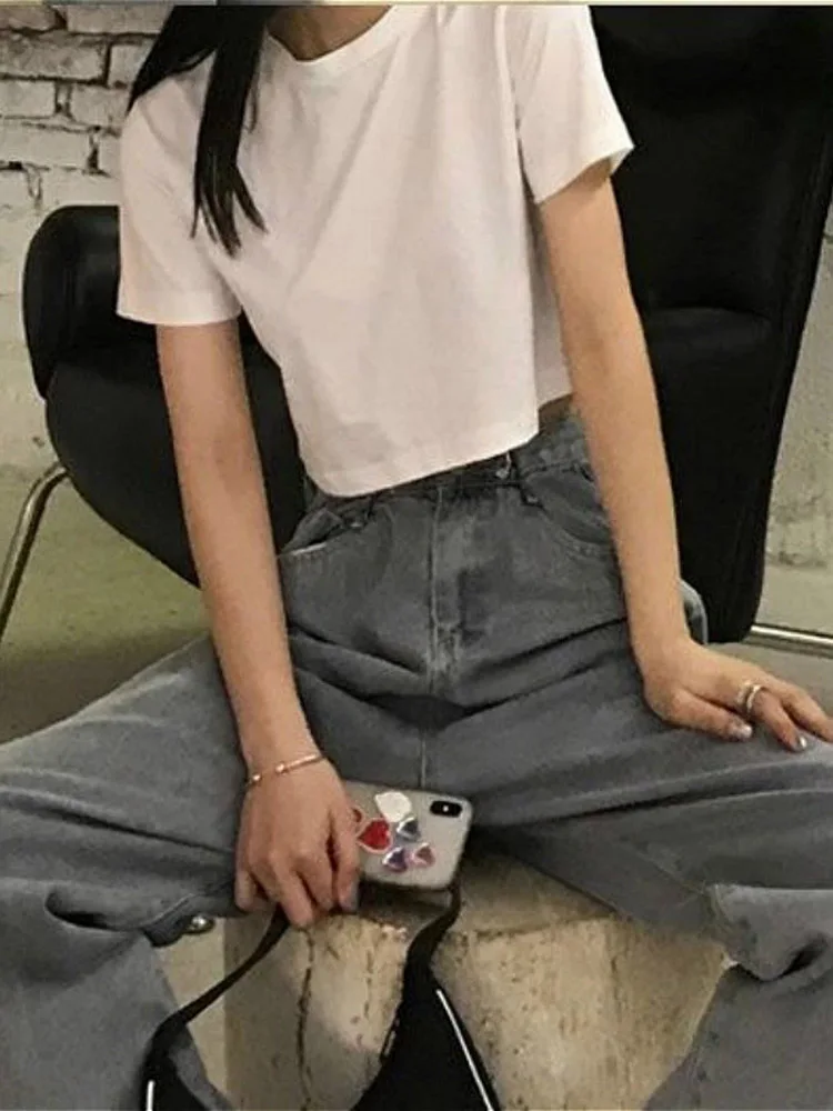 تي شيرت حريمي مقصوص متين ومثير وبسيط عرض ساخن نحيف غير رسمي موضة Preppy Chic ملابس علوية أساسية على الطراز الكوري ملابس الشارع الشهير