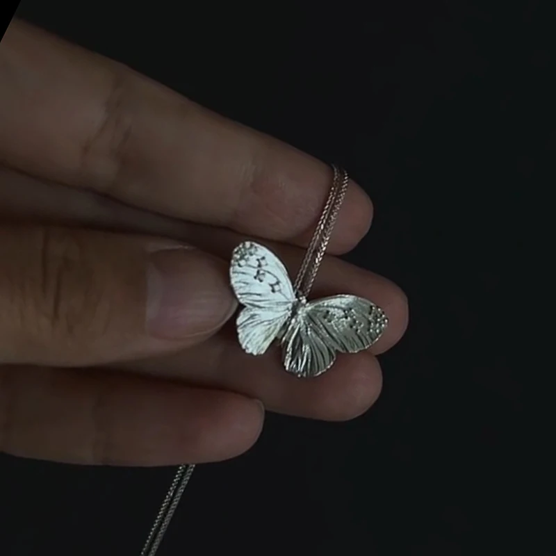 

Новое ожерелье из серебра 925 пробы с цирконием и бабочкой, женская цепочка-колье, модные ювелирные изделия с животными, подарок на день рождения, оптовая продажа