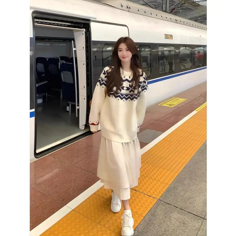 Sweater rajutan longgar untuk wanita di musim dingin, santai, lembut dan halus, serta atasan cantik untuk dipakai saat Natal Gaya Terbaru