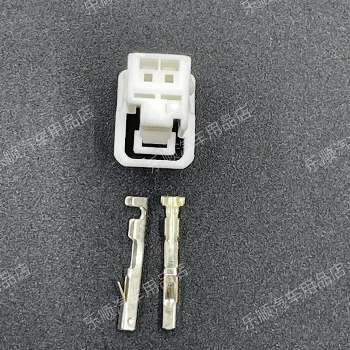 Suitable for Honda 11th generation Civic original BOSE tweeter plug pin connector 2PIN2 hole