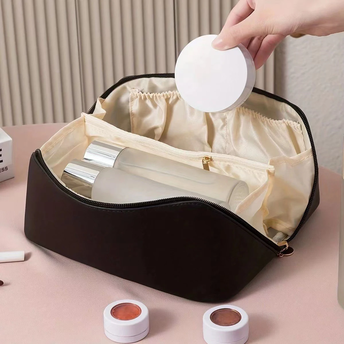 Bolsa de cosméticos de viaje de cuero de gran capacidad, estuche de maquillaje portátil para mujer, organizador de artículos de tocador