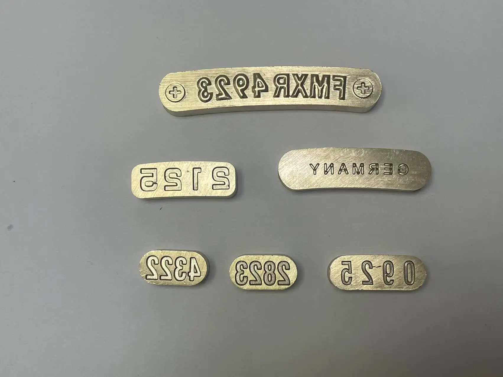 FMXR4923 2125 4322 2823 0925 1319 3021 4622 1725 3724 4123 2020 sello de latón que cambia de fecha molde de latón de impresión en caliente personalizado