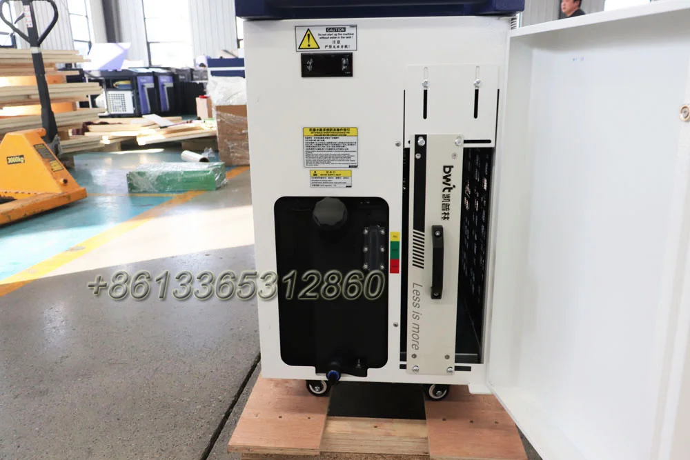 Mesin Pembersih Laser Serat Maxcool 1500w untuk Tipe Portabel dengan Kecepatan Tinggi untuk Grafiti dan Menghilangkan Kerusakan Asap