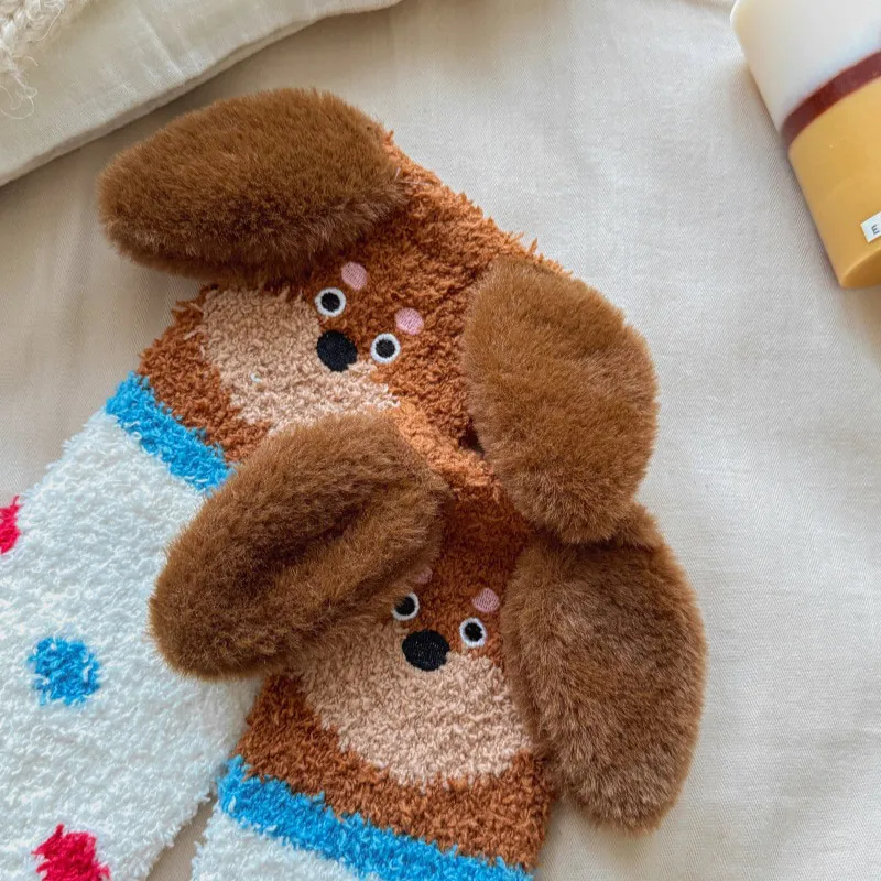 المشارب المرجان جوارب صوفية سميكة الشتاء الدفء المنزل جوارب يمكن السير بها على الأرض للنساء لطيف الكرتون جرو الكلب الأوسط أنبوب أفخم الجوارب