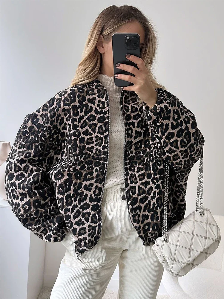 

Fashion Leopard Print Jacket Women Chic Long Sleeve Pocket Zipper Short Cargidan Coat 2025 Autumn Lady High Street Overcoat
